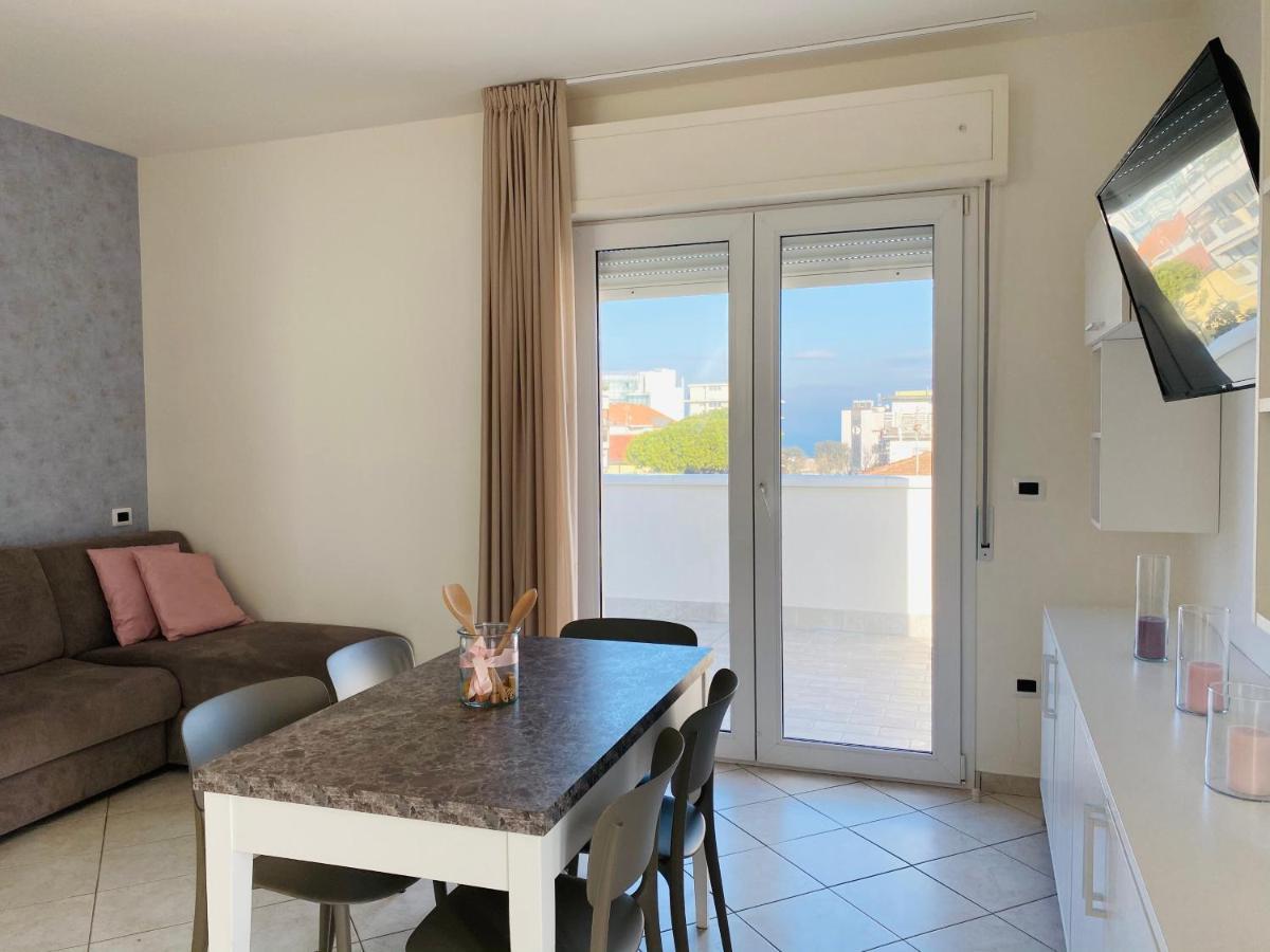 Rimini Bay Suites&Residence מראה חיצוני תמונה