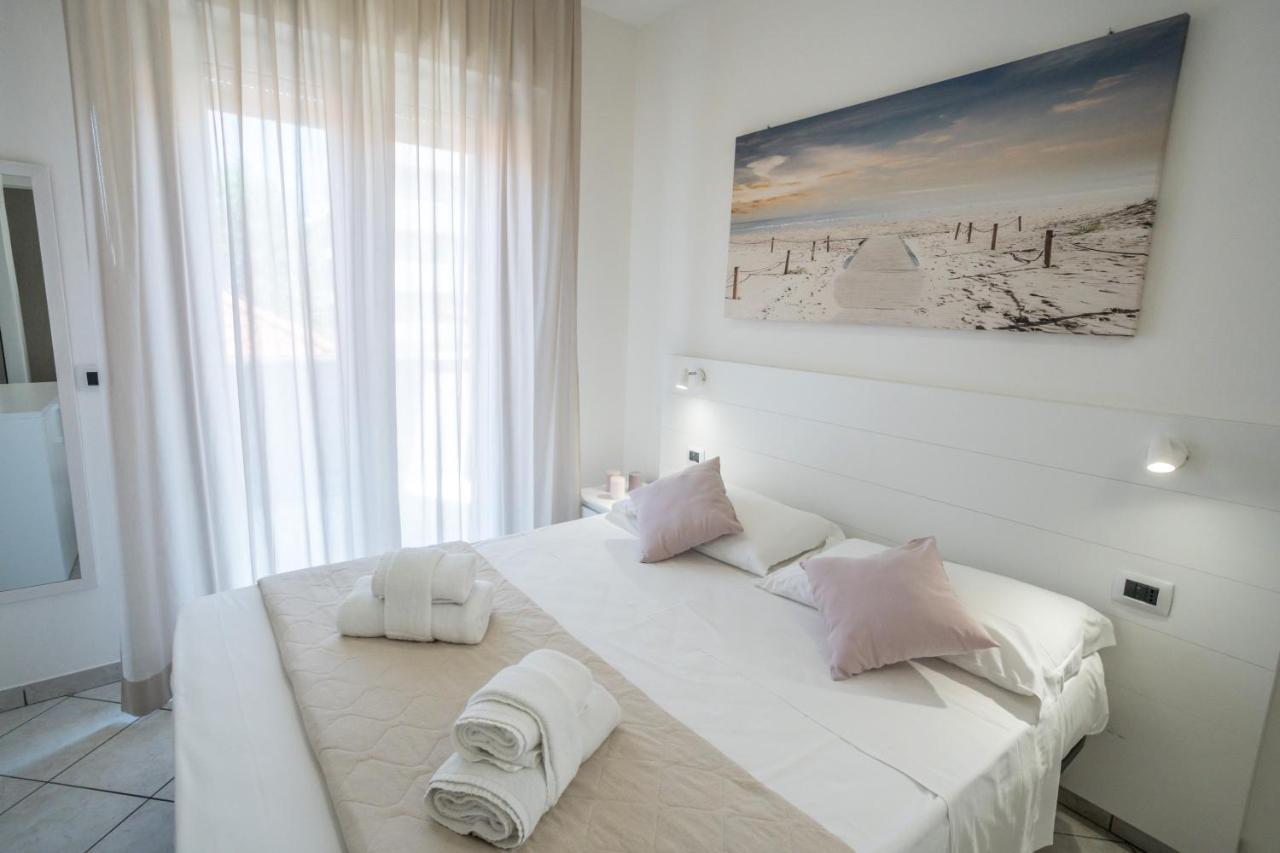 Rimini Bay Suites&Residence מראה חיצוני תמונה