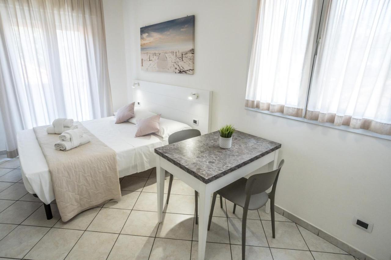 Rimini Bay Suites&Residence מראה חיצוני תמונה