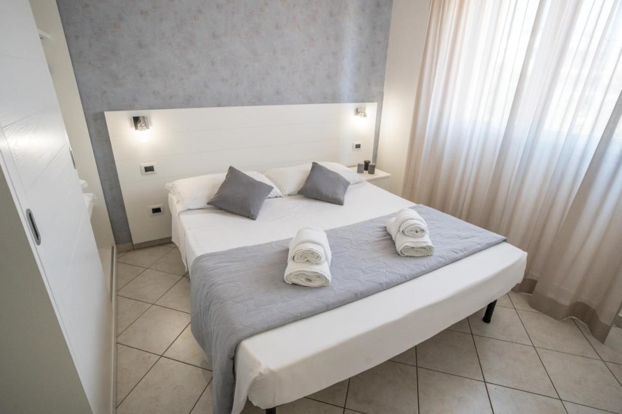 Rimini Bay Suites&Residence מראה חיצוני תמונה